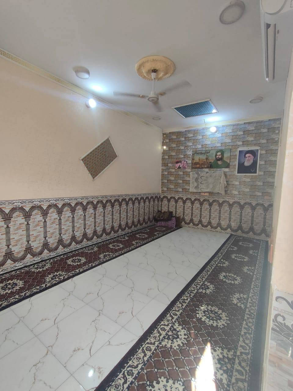 السلام عليكم بيت للبيع مساحه 180 ركن يحتوي استقبال وصاله ومطبخ غرفتين صوب بني ركاب قرب مدرسه امير علي رقم ***********
