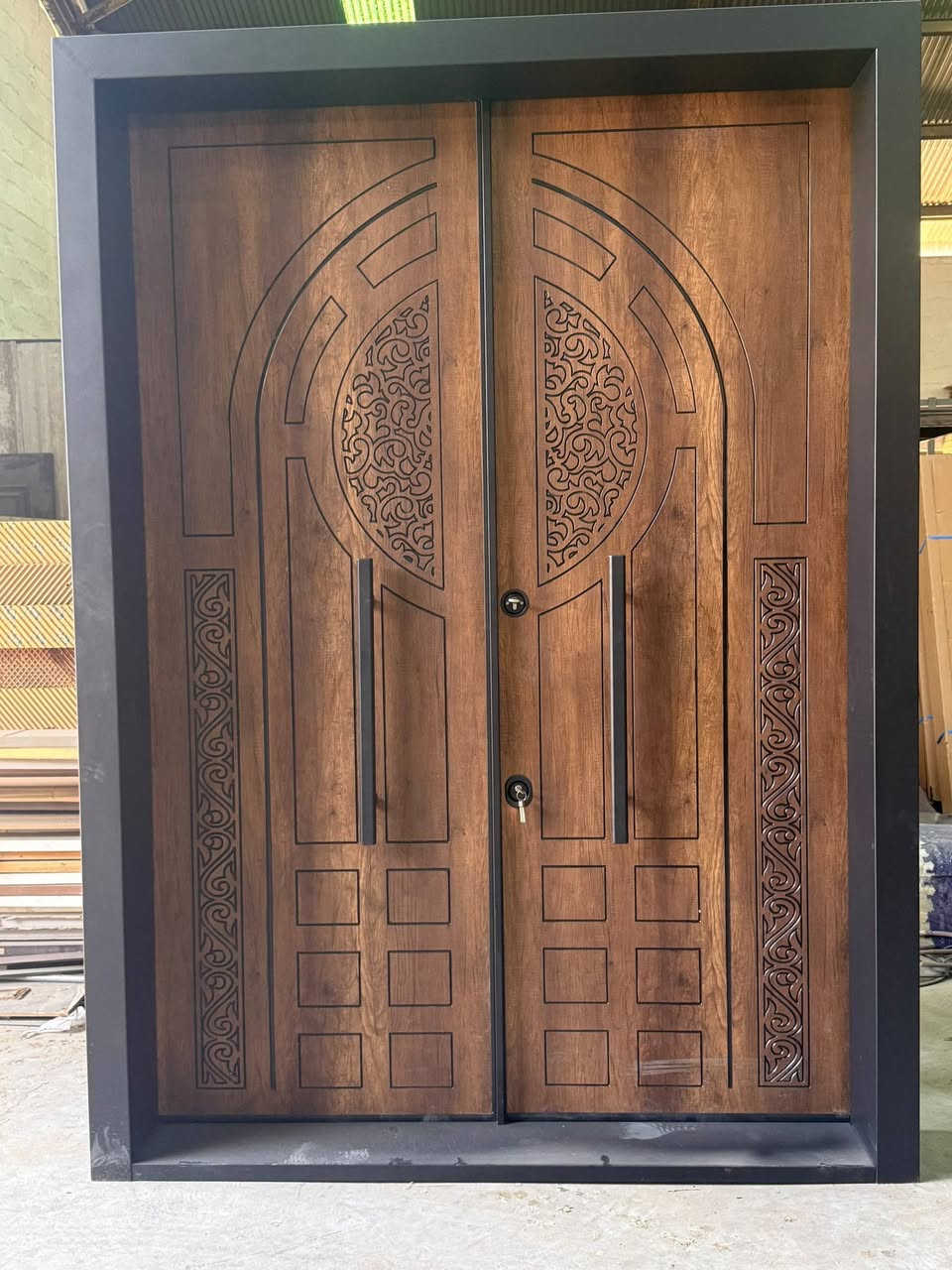 الواح الروك بنل HPL
يتوفر لدينا طبقات الروك بنل HPL للابواب الخارجية بجميع النقاشات والموديلات عند شركة الجوار .

سمك 10 ملم مقاوم لجميع الضروف الخارجية من الشمس والحر   والرطوبة بضمان للجودة والمتانة (عشر سنوات ! )
محمي بطبقة وأشعة فوق البنفسجيه لعمر أطول .

يتوفر أيضا جميع ملحقاته من مقاطع الألمنيوم والإكسسوارات من المطرقة وقبضة الباب بعدة قياسات.

الروك بنل هوه شيء جديد في السوق العراقي ونحن من اول الشركات التي عملت به في سوق الانبار لانه الخيار الأفضل للابواب الخارجية .

يوجد توصيل لجميع محافظات العراق فقط ارسل القياسات وصورة النقش المطلوبة وسيأتي عند باب معملك .

موقع الشركة : الانبار / الرمادي/ شارع أربعين 
للتواصل عبر الواتساب او الاتصال :***********
