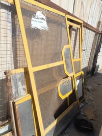 بيبان 2 للبيع  مال محلات  قياس الواحد مترين × مترين سعرهن 50 الف الشرا...