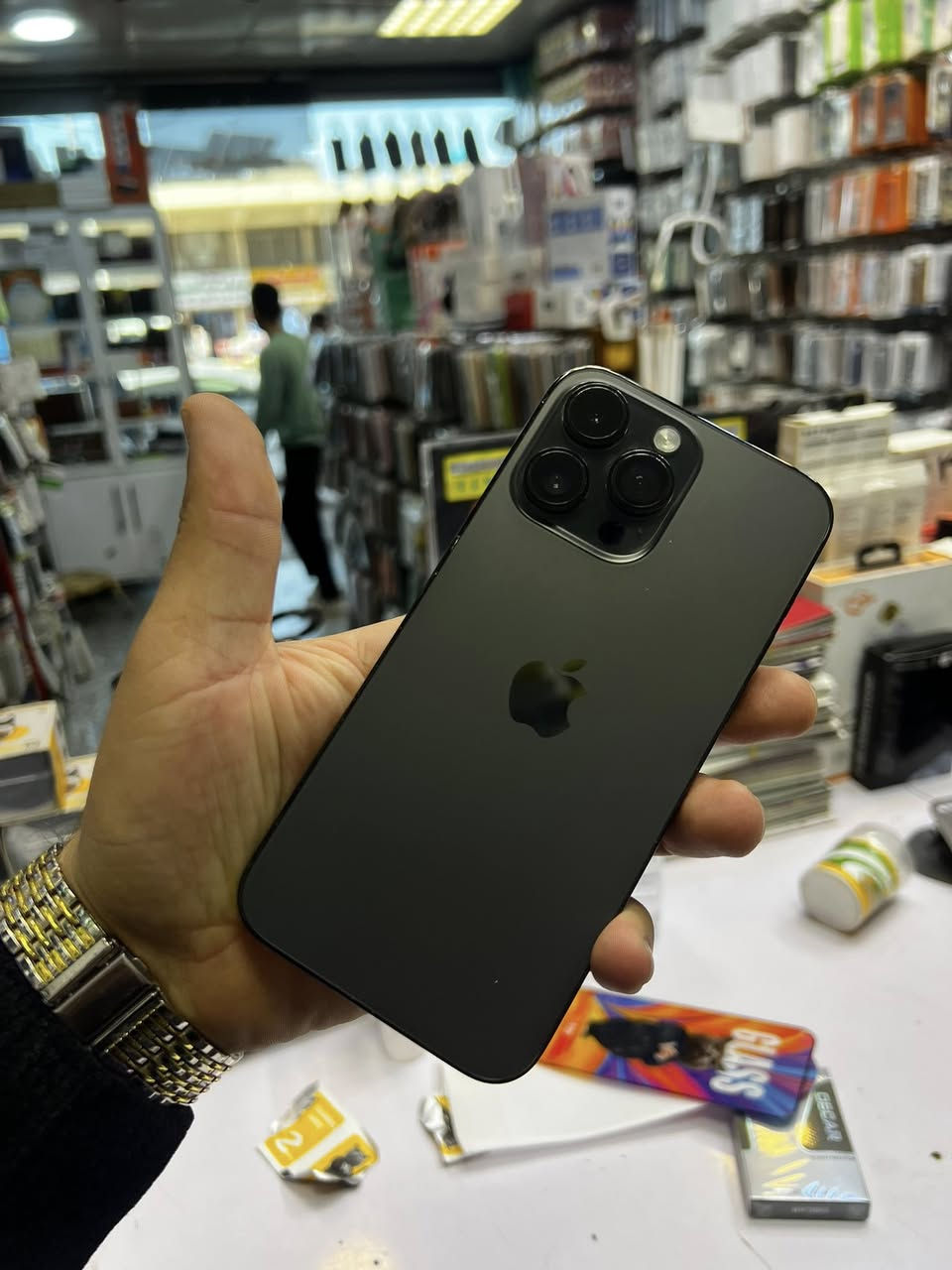 سلام عليكم ايفون ١٤ برو ماكس مبدل بطارية مال تفصيخ وضهر اصلي ممبين بس للامانة نكول سعرة ٧٠٠ الف نهائي ذاكرة ٢٥٦ مكاني بغداد ***********
