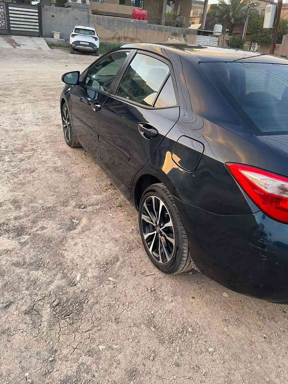 السلام عليكم 
كورلا للبيع ٢٠١٨ وارد امريكا رقم سليمانية
ماشيه ٨٧
فئة Le
سيارة جديدة 
حادثها جاملغ امامي وبنيد بدون دواخل وبارد بالباب الخلفي 
السعر ١٢٥ 
رقم الهاتف ***********
