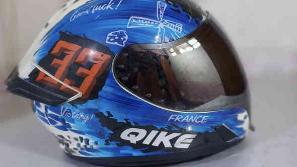 عمبار كلج جديد منفس وكامل سعره ٣٠
خوذ ماركه جيكي A الاصليه ب٢٥ 
وخوذه دي اف جي ٢٠ 
مكان نجف حي الرحمه 
***********
