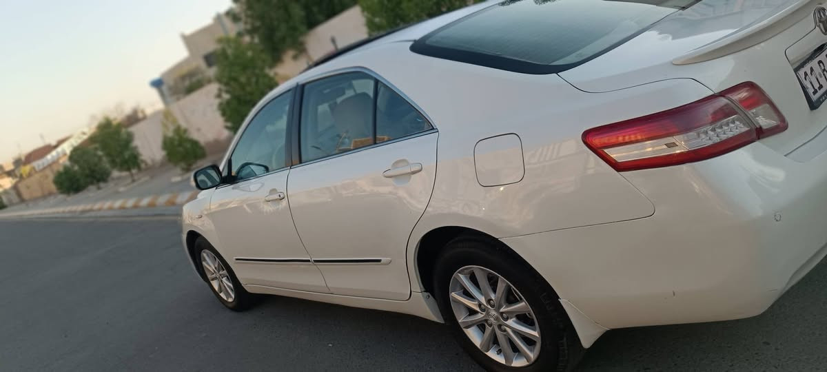 السلام عليكم   
اللهم صل على محمد  
اليدور نضيف وجناي 
 مTOYOTA   كامري خليجي 2010 GLXفول مواصفات ابيض صدفي 
  
   شرط التحويل رقم بغداد دولي دولي
 
محرك 4 سلندر   2400 
  
 
بيها السياره بيها كم قطعه صبغ اثر تكشير بدون دكه جاكوج سياره مال جناي  السياره   كلش حلوه ماشاء الله 
بيها تكشير بسيط بالقماره 

كهربائيات كلها شغاله
  محرك سبانه ممدوده عليه 
 
 باتري جديد  اصلي 
  تبريد منضومه كلها ع البلاد تبريدها ثلاجه 
تدفئه شغاله 
تخم تاير  
سنتر لوك  السياره  سلايت روف 
برده خلفيه كامره صاج ملكي حتى الستيرن صاج تحكمات 
    
تجي تفحص وتقتنع واني حاضر 
        
العنوان الانبار الفلوجه 
 …السعر 107  وبالعافيه ع ياخذها 
بدون مراوس بدون اقساط بيع نقد فقط 
 الشراي يتصل📞 وحياكم الله  اخوتي‏
***********
***********

