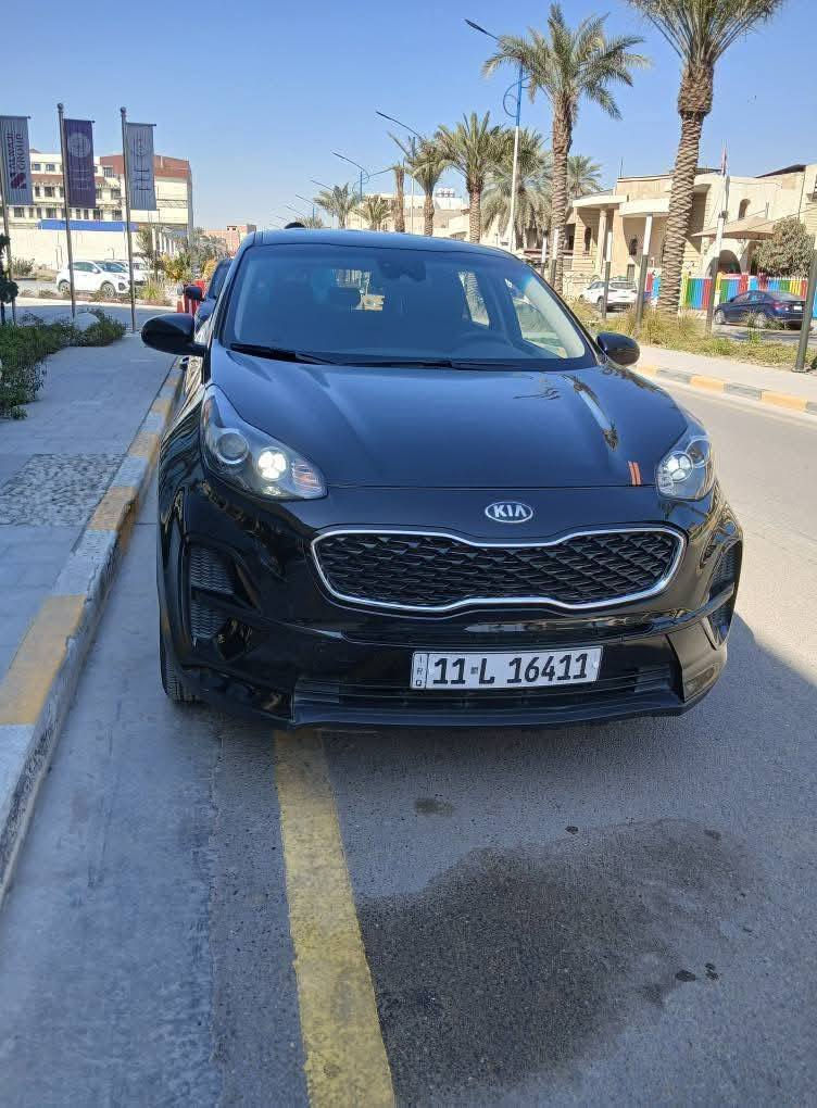 السلام عليكم سبورتج موديل 22 سياره  وراد امريكي ممشى 72 كيلو متر مواصفات عاديه شاشه جبيره سيارة كلين تايتل لون بلاك محرك 2500 gdi رقم بغداد انكليزي جديد تحويل ثاني يوم ملاحضه حادث سرقة قبغ سويج الي جوة الدركة ويحتاجلها بولش خفيف سيارة فول نعومه وجديده كلش مال دكتور يروح للعيادة ويرجع مكان السياة بغداد قرب السيديه حي العلام تفاصيل اكثر اتصال عل رقم واتساب 
*********** (178) سعر السيارة وبلعافية عل ياخذها سياره كلش جديده واسف عل اطاله الراغب بل شراء يتواصل ويشلع عيوني
