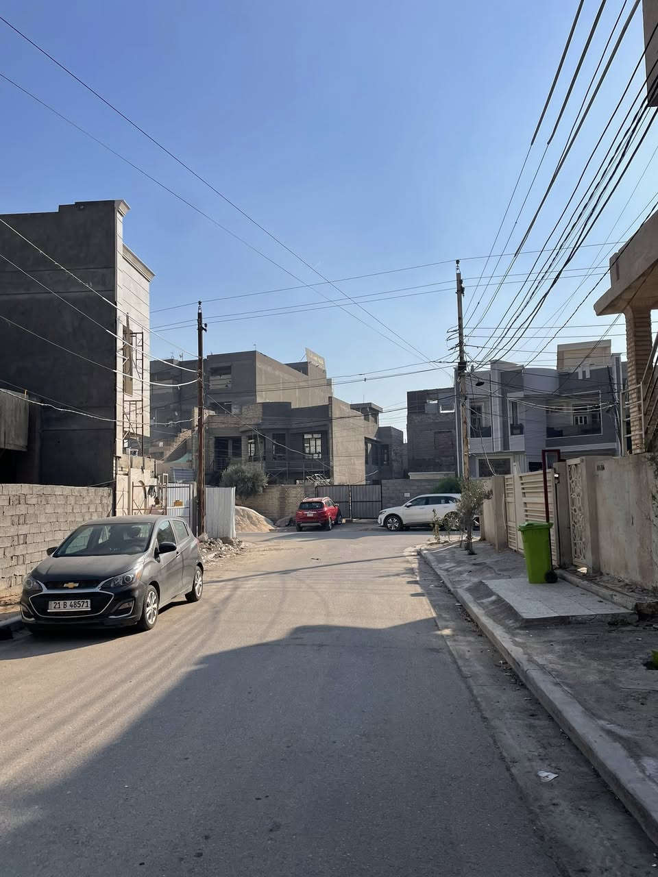 � فرصة ذهبية 
 #للبيع  بيت بسعر 600 مليون   في قلب  #السيدية 🔥
📍الموقع البيت : مربع الاقتصادين خلف شارع العلوه              

#لمعرفة #السعر #الرقم ( 2 ) #سأتي #السعر #مباشره

🏡 تفاصيل العقار:

 • المساحة: 168 م²
 • الواجهة: 6 م
 • النزال: 28 م

✨ التقسيم الداخلي:
الطابق الأول: صالة   + مطبخ + حمام + غرفة نوم 
الطابق الثاني: 3 غرفة نوم  +حمام  
الطابق الثالث: بيتونه            

📞 للتواصل: *********** (اتصال أو واتساب)

🏢 مكتب برج الياقوت للتطوير العقاري
📍 السيدية – شارع مركز الشرطة، بجوار صيدلية وصال شوقي، مدخل شارع أبو النخيل
