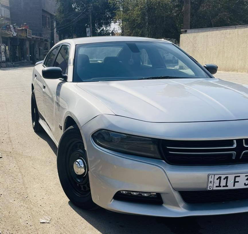 سلام عليكم
للبيع او مراوس دوج جارجر 2019
 بوليسي 8سلندر هيمي كير تعليك 
لون سلفر حادثها جاملغ خلفي ومصبوغ فقط بدون ايرباك بدون دواخل صور الحادث بلمنشور 
ماشية 54 الف سيارة
 جديدة بمعنى الكلمة 
السيارة جاهزة للاخير بدون نقص 
اني مستوردها عل ايدي 
مواصفاتها معروفة 
بصمة حساسات خلفية 
تشغيل عن بعد 
كيرها 1000 تعليك
رقم بغداد الدولي باسمي هزة و سنوية كلة جديد 
السعر 185 مجالها بسيط 
مكاني كرادة او جادرية 
***********
