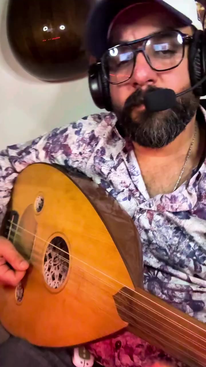 السلام عليكم ورحمة الله ..
عود كهربائي فلات للبيع 
السعر 300$$ بي مجال لكل طيب 
مكاني بغداد ويوجد توصيل لكافة المحافظات..
صناعة تركي.. 
وهذا رقمي اي استفسار ***********
