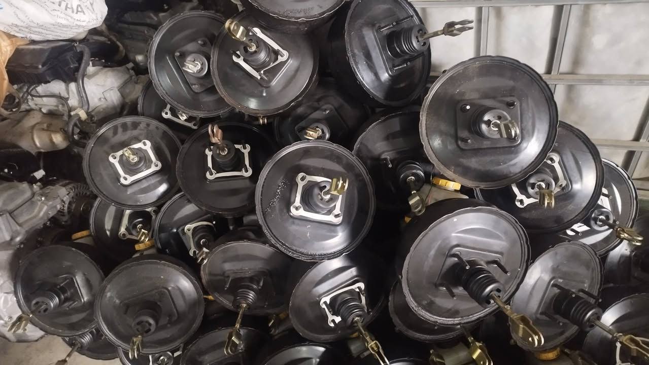 دبه وعنبار انواع السيارات اليابانيه بطه مارك راس 
جمله ومفرد بصره صناعيه حمدان ‏‪***********‬‏
