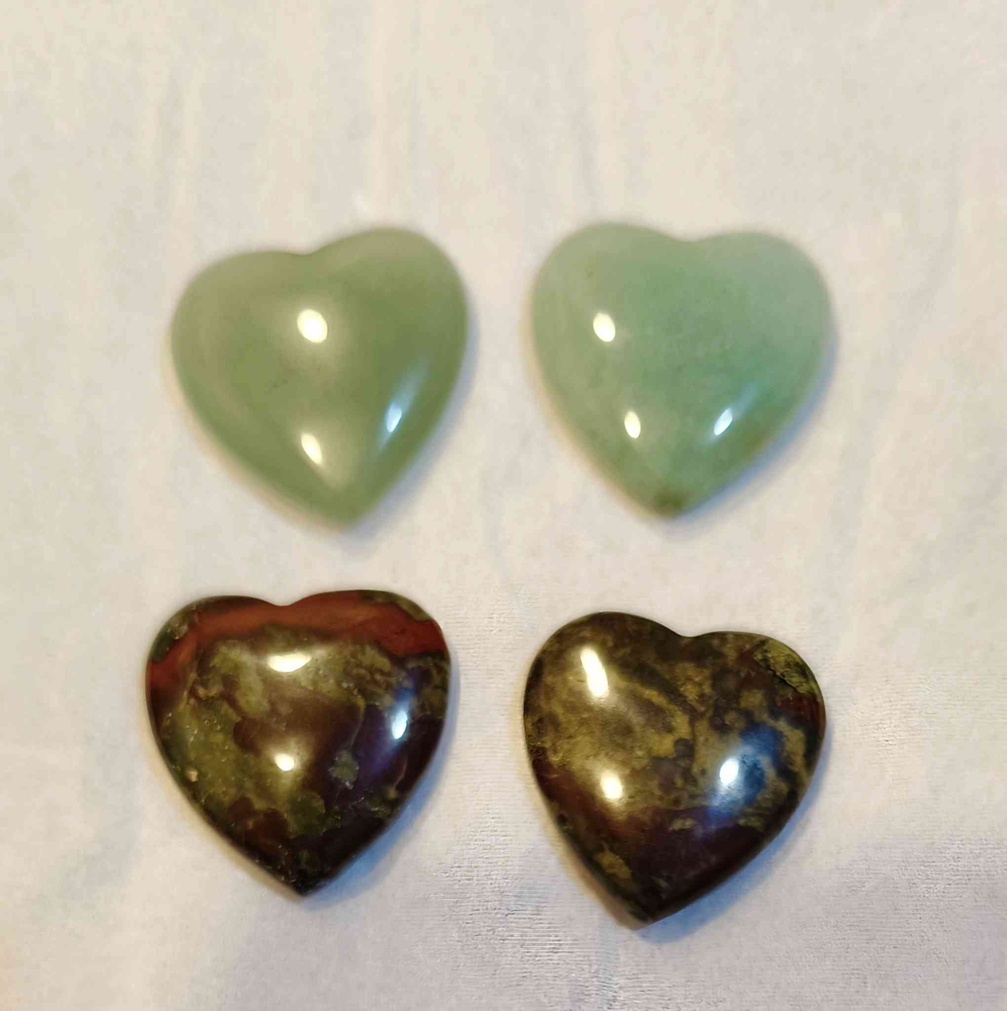 حجر طبيعي حر افنتورين وحجر الدم الصيني(حجر التنين) 
سعر القطعة 10 الاف
يوجد توصيل  ... للتواصل 
واتس اب ***********
