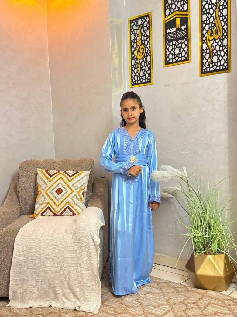 قفطان ديال البنات بالمضمة او الطرز caftan pour les petite filles avec ceintur
توب كريب جوهرة crepe

4.6.8.10
التمن 240درهم

12.14.16.18
التمن 250درهم أكادير, أكادير إداوتانان


**إذا كنت صاحب هذا الإعلان وتريد حذفه لأي سبب، رجاءا أرسل رسالة إلى الدعم الفني**
