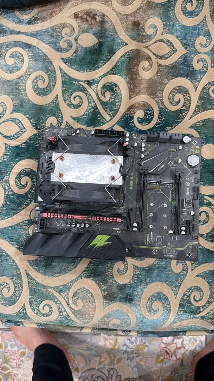 سلام عليكم الغوالي عندي غراض للبيع الي تفيده يراسل موجود اسعارهن بل صور وبيهن مجال وتوصيل موجود عندي هذا رقمي للاستفسار ***********
