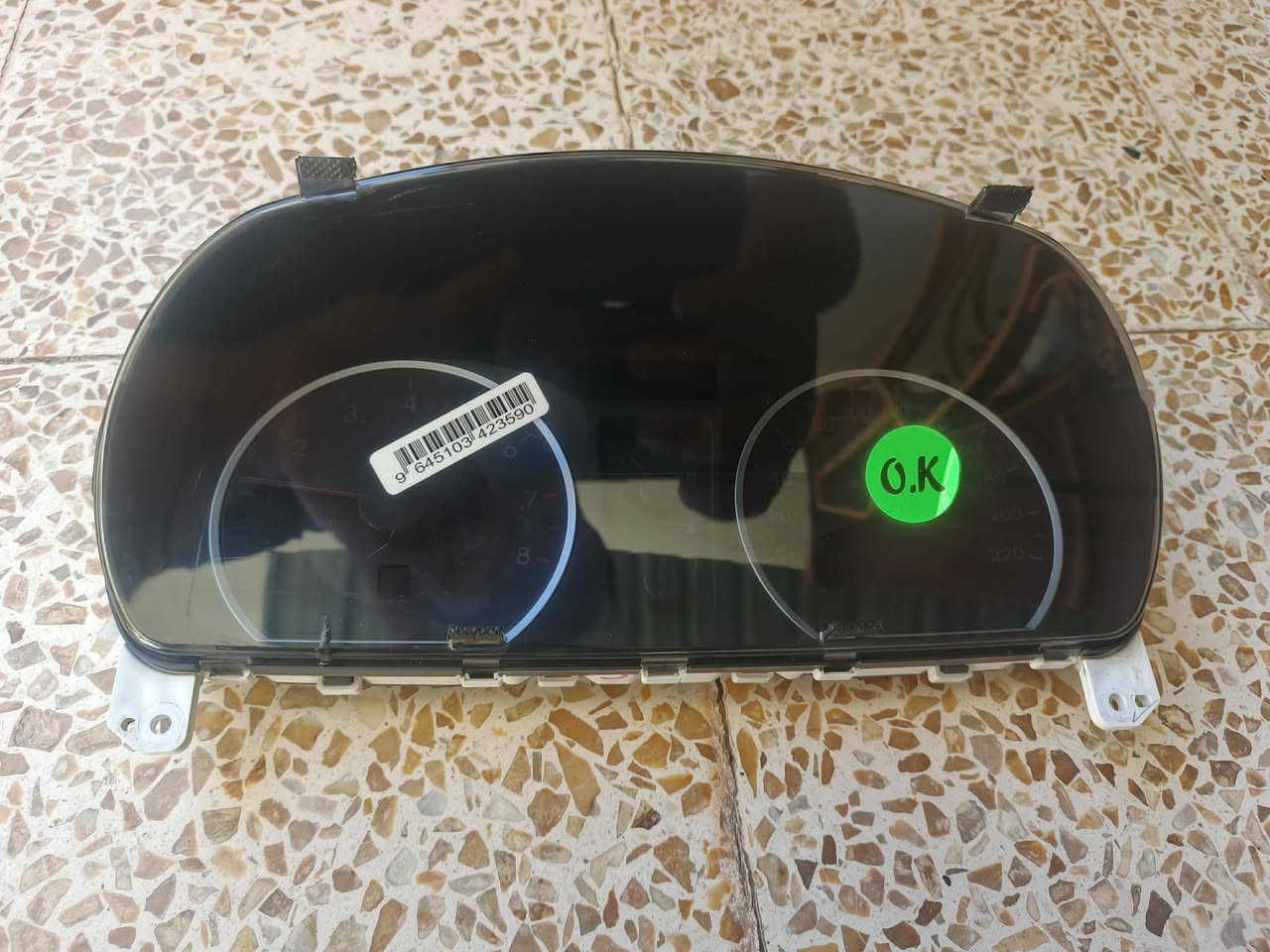 قبورها وكيجات اليزاري 
***********
