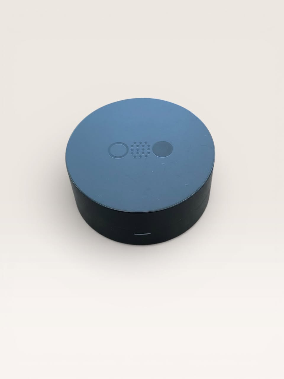 سماعات الأذن اللاسلكية CMF Buds Pro من Nothing. 
* تتميز بتقنية إلغاء الضوضاء النشطة الهجينة (ANC) التي تصل إلى 45 ديسيبل. 
* مزودة بـ 6 ميكروفونات عالية الوضوح لتقنية الصوت الواضح أثناء المكالمات. 
* تدعم تقنية Ultra Bass لتحسين تجربة الصوت الجهير. 
* تصميم مقاوم للغبار والماء بتصنيف IP54. 
* عمر بطارية طويل يصل إلى 40 ساعة
* السعر ٧٠ الف وبيها مجال ( يتوفر توصيل لكل المحافظات )


**إذا كنت صاحب هذا الإعلان وتريد حذفه لأي سبب، رجاءا أرسل رسالة إلى الدعم الفني**