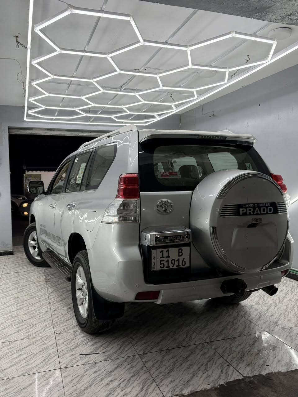 سلام عليكم برادو 2012 كويتي اصل فول دبل تانكي سبير تعليك بصمة فتحة مري شفط محرك V6 4000 كير محرك كفاله وبدون فتح كشنات جلد 7 راكب كامرة دخول ذكي فور ويل سيارة جديدة وحلوة بدون صبغ بدون حادث بيه صبغ دعامية امامي فقط وبارد باب وجاملغ خلفيات موضحات بصور وسونار رقم بغداد إنكليزي شرط التحويل سعره مناسب للشراي 240 ورقه للبيع نقد نقد كلشي موضح وسعر سيارة مناسب للبيع اي استفسار اتصل *********** مكانه بغداد البياع شراي اتصل
