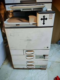 طابعتين ريكو وحدا تشتغل بيها عطل صغير والثانية عاطلا 07717800908