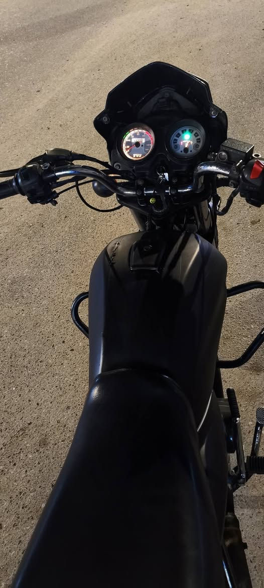 دراجه TVS نضيفه بعده جديده ضايعه اوراقه كفاله من السرقه مغلفه اسود طافي للحمايه كلشي شغال بيه عداد البانزين وعداد النمر الكهربائيات رقم شاصي بيه مرتبه خوش دراجه سعر 850 البصرة, العراق


**إذا كنت صاحب هذا الإعلان وتريد حذفه لأي سبب، رجاءا أرسل رسالة إلى الدعم الفني**