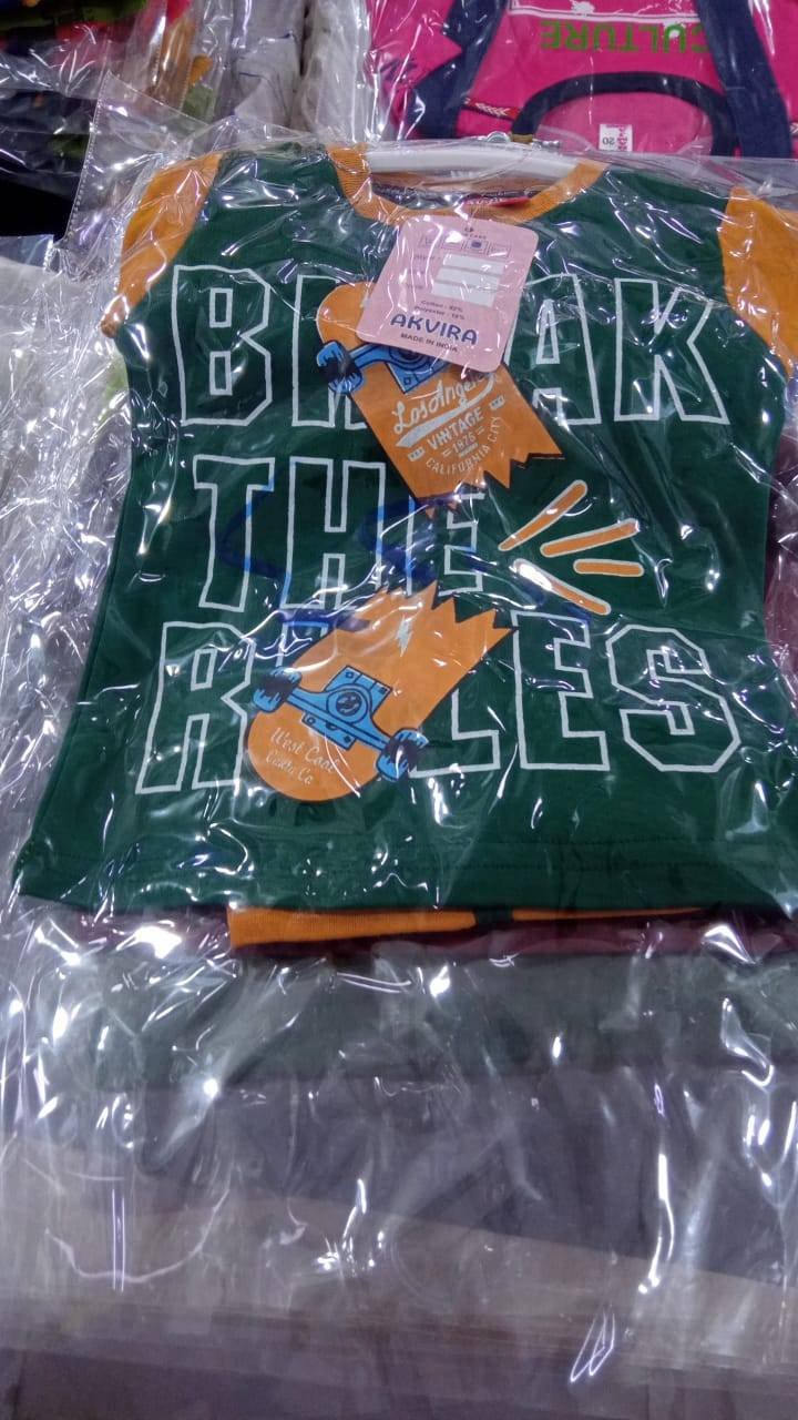 بضاعة العيد توفرت🔥
طقم قطعتين ولادي اصلي فخامه وجمال 😍🔥
جمله فقط جمله فقط 🔥 😍
يوجد توصيل لجميع محافضات العراق 5 الف 
للتواصل واتساب ***********
أهلا وسهلا بكم 🌹
