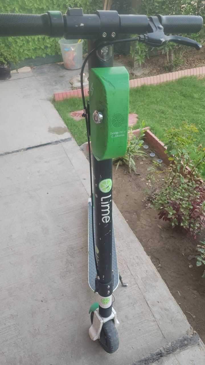 السلام عليكم سكوتر للبيع ماركة lime باله الماني اصلي شحن فول سرعه ٢٤ حجم كبير اشتريناه ب٢٢٥ طلع حجمه جبير على ابني طفل للبيع  مكاني بابل


**إذا كنت صاحب هذا الإعلان وتريد حذفه لأي سبب، رجاءا أرسل رسالة إلى الدعم الفني**