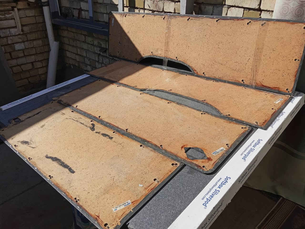 السلام عليكم اخواني الاعزاء غراض فتون للبيع 
عنواني بغداد الحسينية مال راشدية ***********
 
1- كشنات قلابي حلوات الواحد 30 ألف
2- خشبة ارضية فتون جديدة كاملة تفصال 50 الف
3- اصفاح بلادية جديد رصاصي تخم 50 ألف 
 
والشراي يتصل واني بالخدمة
