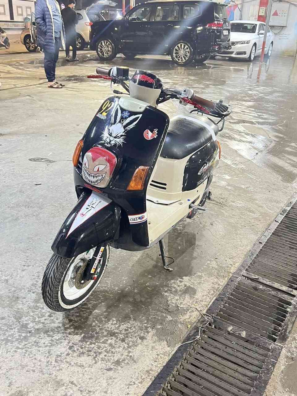 بوليس حلوه نكره سلف حلوه الدراجه مكينه خرسه  كهربايت تشتغل  الدراجه يردلها ترتيب   السعر 425 بيها مجال للشراي اتصل وتشلع اعيوني ***********
