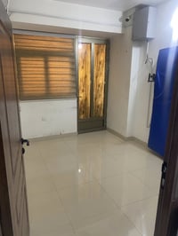 غرفه للايجار داخل مركز طبي علاج طبيعي بيها سبلت طنين  العنوان البلديات...