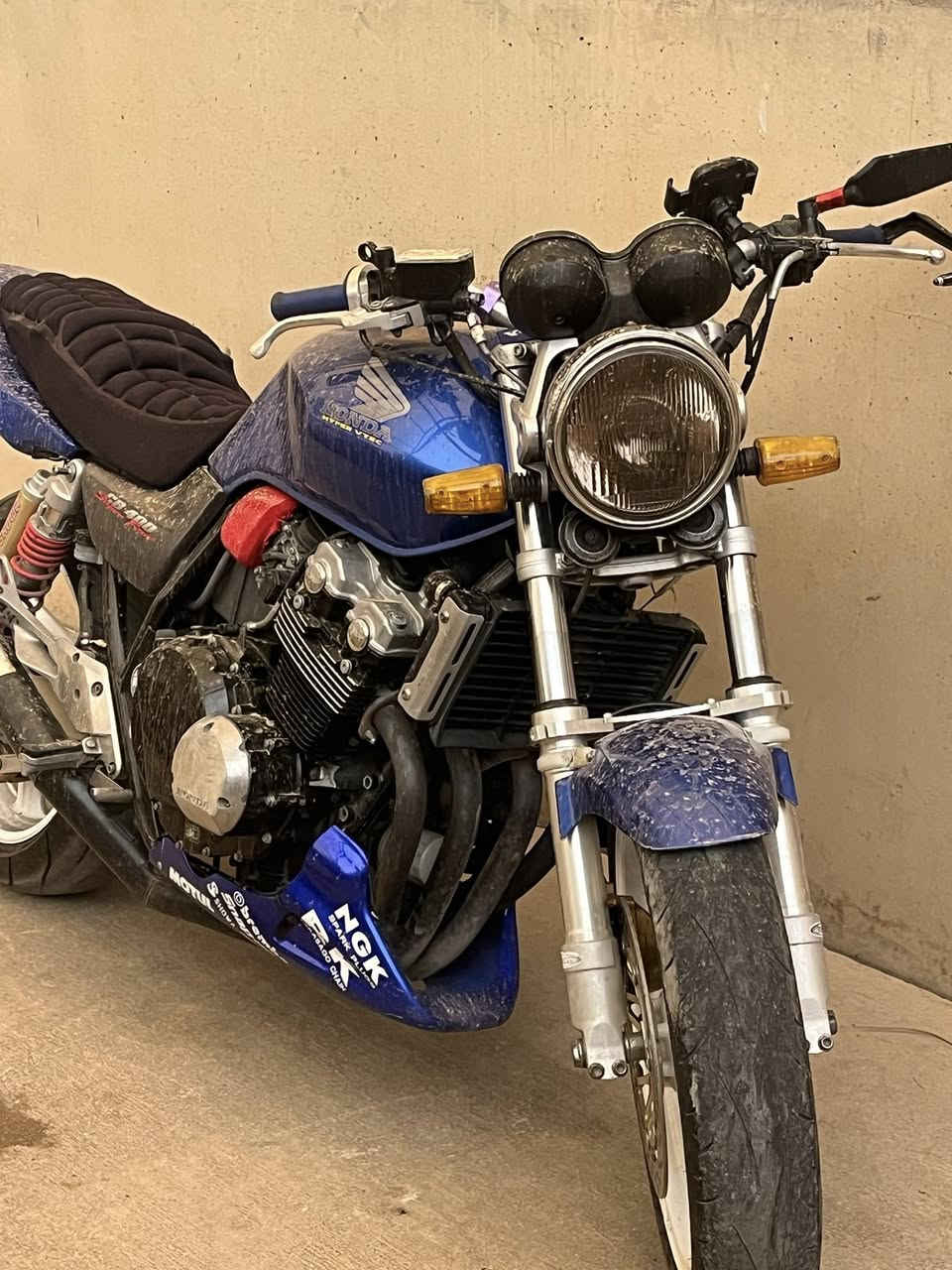 (الانبار قضاء راوه)
السلام عليكمcb400 للبيع دراجه مكفوله كفاله عامه ماشيه ٢٢الف  باقي التفاصيل خاص ***********
