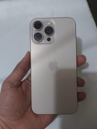 آيفون ١٦ برو ماكس • بطارية ٩٥% • مشحون ٣٠٠ مرة