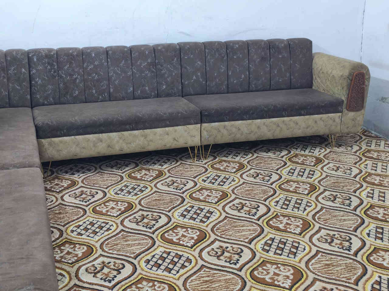 ديوان للبيع تزكام اي ضرر مابي كلش نضيف 14 مقاعد السعر 325 وبي مجال العنوان كربلاء حي العامل يوجد توصيل داخل كربلاء الستفسار ***********
