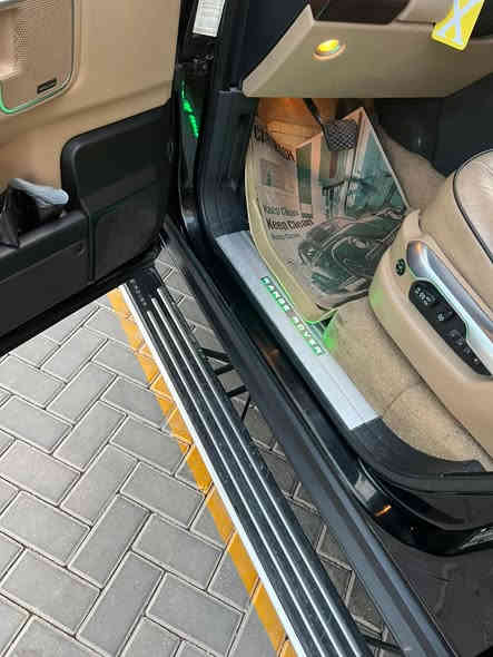 سلام عليكم من رخصة الادمن رانج فوج٢٠١١ سردار أربيل باسمي السياره مواصفات فول دوسات كهرباء ستيرن اكثر من وضع كهرباء كراسي كهرباء سقف كنتارا اسود تخم تاير باتري جديد ادامة كامله للمكينه ماشيه١٦٤٠٠٠
بيه صبغ بنيد فقط محرك عادي بدون سوبر
مكاني بغداد
***********
للاستفسار واتساب او خاص
بيع او مراوس
السعر١٥٠٠٠$
