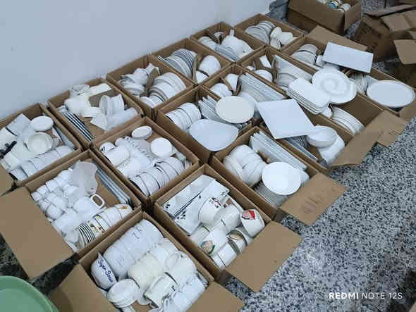 سياحي ابيض ساده 
كارتون طابقين خشن وناعم 
اعداد وسيتات كارتون الثقيل 
سعر الكارتون 23 وتوصيل مجاني 
للحجز مراسله الخاص او واتساب *********** 
عنوان صلاح الدين قضاء الدور 
متوفر توصيل لكل المحافظات
