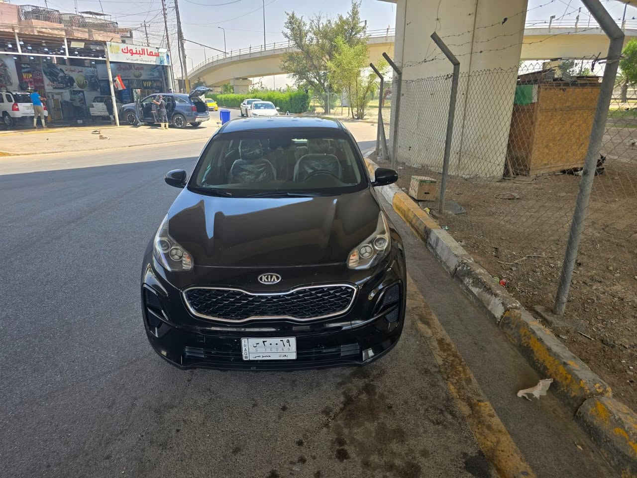 كيا اسبورتج وارد امريكي
موديل 2021
ماشيه 87
بيها بارد بالباب الامامي الايمن 
سعرها 170 وبيها مجال
مكاني بغداد 
رقمي ***********
