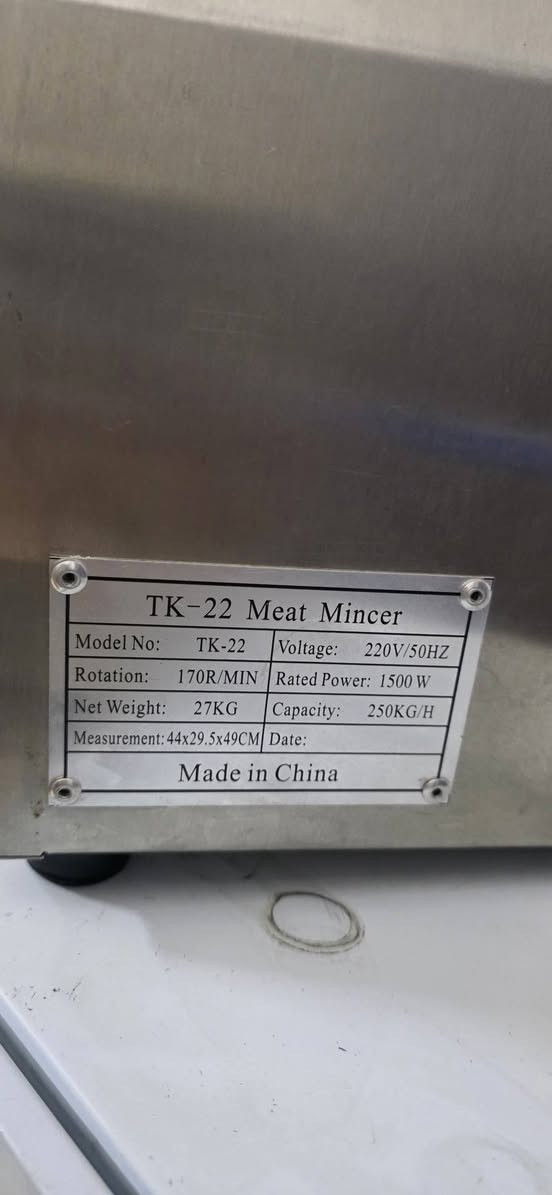 السلام عليكم 
العجانه مجاي تشتغل لو ماطور لو خلل بالواير السعر ١٠٠ 
الحمايه شغاله نضيفه بس لان بالمخزن عليها اتراب السعر ٢٥٠ 
المثرامه جديد ما مشتغله اصلا سعرها ٥٠٠ 
***********
مكاني كراده
