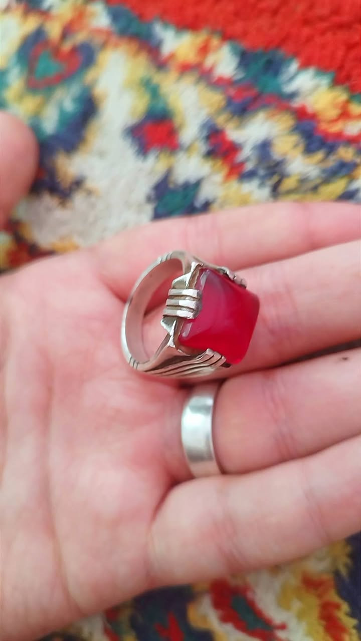 عقيق دموي كرزي صياغه فول رايده60 الف قفله مكاني ميسان


**إذا كنت صاحب هذا الإعلان وتريد حذفه لأي سبب، رجاءا أرسل رسالة إلى الدعم الفني**