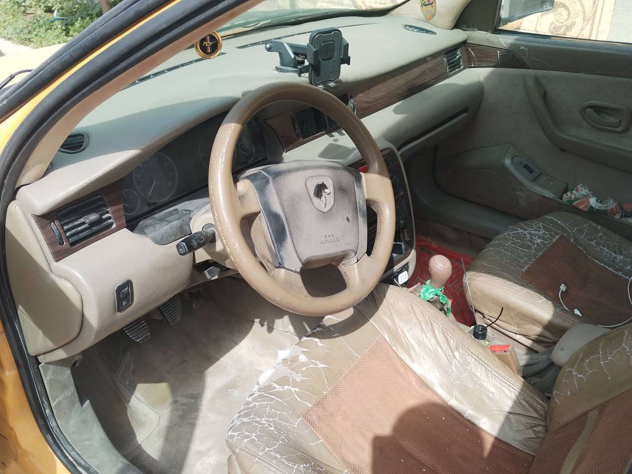 سلام عليكم سمند سورن موديل 11 للبيع كير ومكينه خير من الله لا تبخير ولا تنقيص عوزها بس تبريد باسمي تحويل ثاني يوم وهاي صورها كدامك عليها غرامه 400 تنزل من سعر وهيئه ٣ اشهر ب33$ وبيها مجال مكاني بغداد بلديات واتساب ***********
