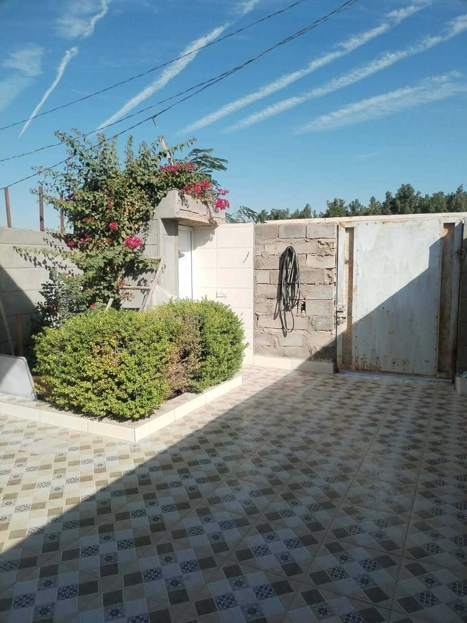 (عقار للبيع )
مشتمل طابو زراعي مساحتة ١٥٠م خلف القيروان حي الزهراء قريب من الخدمات اساس صب بناء بلوك وسكف صب يحتوي ع غرفة نوم وصالة واستقبال ومطبخ 
معاملة تطويب كاملة ،،،
للأستفسار *********** /***********
آو مراجعة مكتب أمتار للعقار
