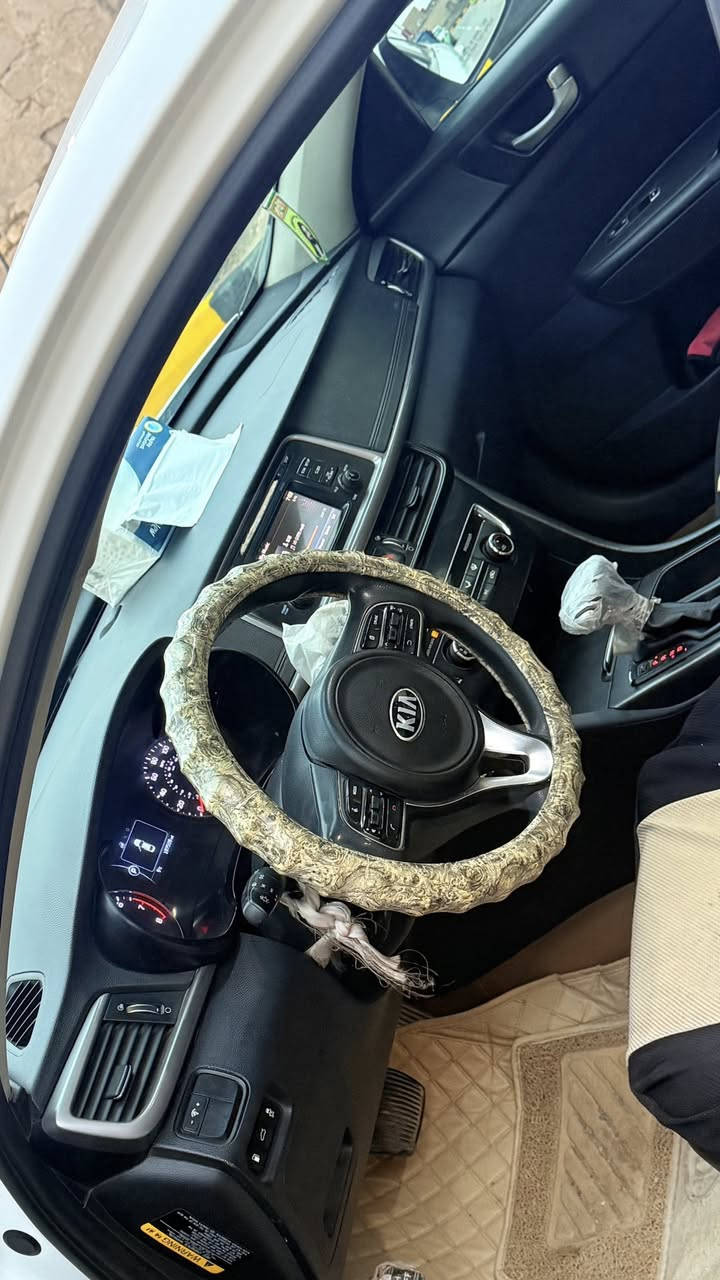 السلام عليكم كيا أوبتيما 2017 أمريكي ضربة جاملغ الخلفي الأيمن  وشويه من الباب مرفوع كازكيت السعر 130 وبيه مجال العنوان ذي قار ***********
