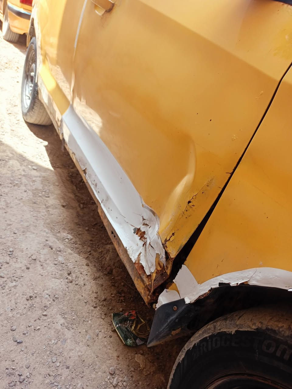 شيري افلاوين مطلوبه هيئه وغرامات على المشتري وعندي بيها وكاله عامه مكانها بغداد سونيه ظايعه عندي بيها بلاغ محكمه ومسوي استنساخ عظم عاج سنويه تسقط28كير محرك كولار جدد صدر جديد تبريد شغال سعرها 15 للستفسار الاتصال ***********
