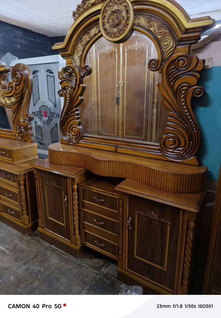 غرفة ٦باب ملحق تزكام شغل ثكيل خارج داخل صاج وجه ٥ملم داخل ٤ملم ضهر جرجوبة دفن  زاوية كنتورية بارتفاع الكنتور دنك زان أي ضرر مابيها نضافتها ٩٥/١٠٠مكان بغداد فلكة حي النصر سعر مليون وربع يوجد توصيل ***********
