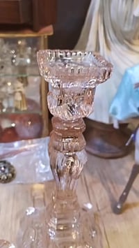 شمعدانات • وردي فاتح • كرستال مضغوط