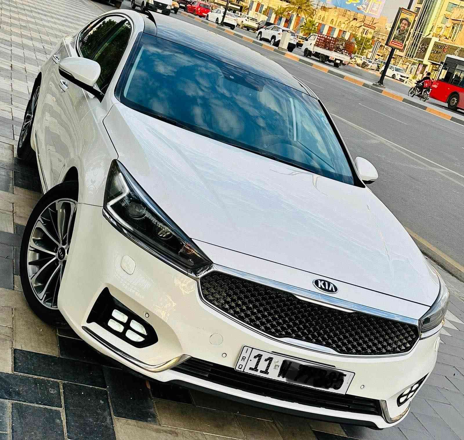 كيا كادينزا خليجي vip مكينة3.5 فول مواصفات للاخير ماشية 134 كيلو 
مري شفط +ترحيب +كلاب ويه الR
كشنات تدفئة +تبريد /تدفئة ستيرن / اوتو هولد / هاندبريك بصمة /مثبت سرعة /عليها سماعات محيطية عدد 9 بلاد / بردات كهرباء /درايف مود /داخل جلد لون جوزي بلاد حساسات محيطية 360 /وبيها مواصفات متخلص 
بيها صندوك مصبوغ اثر طحة وعندي بيها سونار 

الاتصال *********** بغداد, العراق
