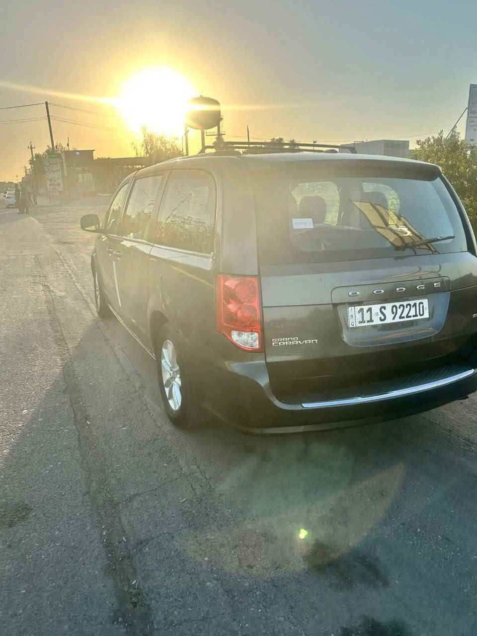 السلام عليكم من رخصة مسؤول الكروب
دوج كرفان م 20 للبيع او مراوس حسب القناعه 
ابواب وصندوق كهرباء نظام ايكو البنزين كشنات جلد كشن السايق كهرباء ماشيه 91 ألف ميل وقابل للزياده 3قطع تبريد ثلج وخير من الله 3قطع صبغ السعر 178
ت *********** بي وت ساب
