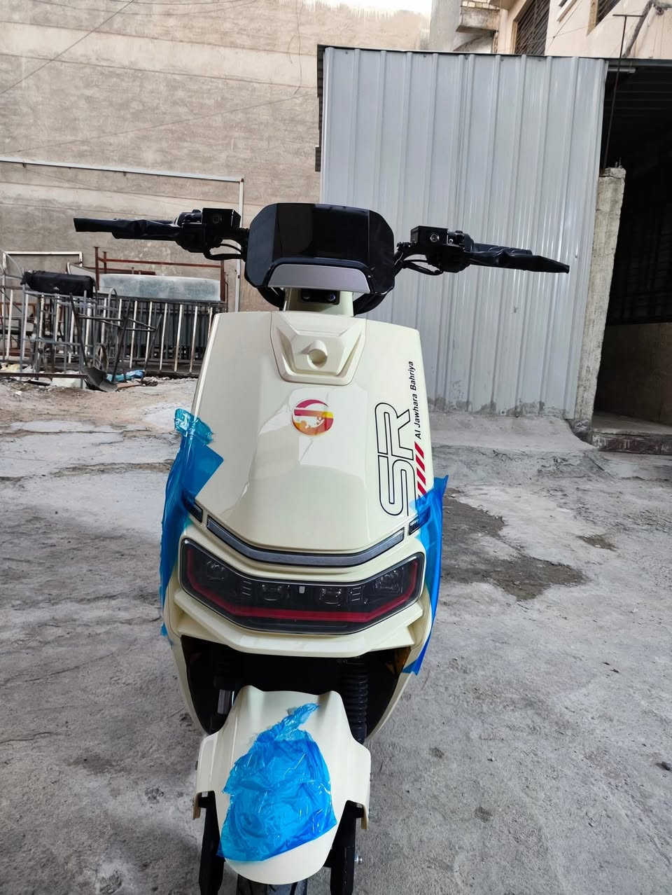 سلام عليكم للبيع بعدها جديده صار 5 اشهر من منزلها *********** 6 بطاريات
