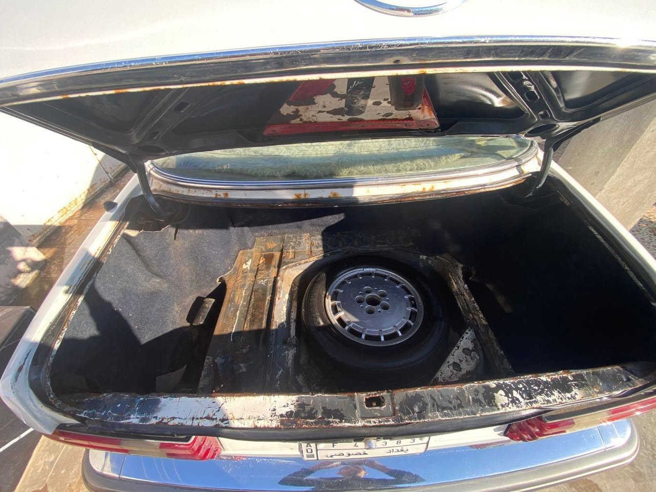 السلام عليكم مارسيدي للبيع او مراوس
مديلها 85
محرك بطه 
سعر 35وبيها مجال 
عنوان ديالى بعقوبه 
رقم الهاتف /***********
