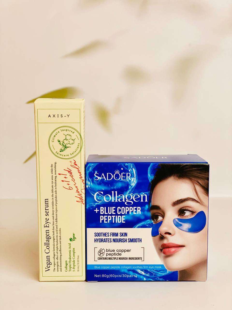 ✨ وداعًا للهالات والتعب تحت العين ✨

إذا تعانين من الهالات السوداء أو الانتفاخ تحت العين، هذا البكج راح يغير شكل عيونج 👇💙

💙 سيروم Axis-Y Vegan Collagen Eye Serum  
يغذي منطقة تحت العين ويقلل الخطوط والهالات ويرطب البشرة بعمق.

💙 ماسك العيون SADOER Collagen + Blue Copper Peptide  
يرطب ويشد منطقة العين ويعطي إشراقة ونضارة فورية ✨

النتيجة مع الاستخدام 👇  
👁 تقليل الهالات السوداء  
👁 ترطيب عميق لمنطقة تحت العين  
👁 تقليل الخطوط والتعب  
👁 نظرة مشرقة وشابة


**إذا كنت صاحب هذا الإعلان وتريد حذفه لأي سبب، رجاءا أرسل رسالة إلى الدعم الفني**