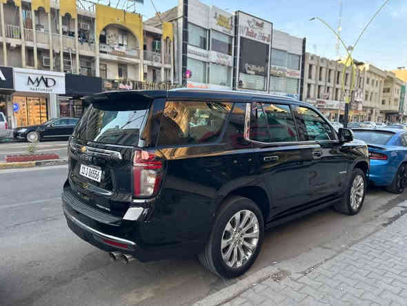 تاهو بريمير 2023 ( خليجي ) وكاله المنصور 
كفالة عامة ماشية 30 الف كم 
بدون صبغ بدون تبديل (فقط بارد اسفل الباب شبر)
مغلفه ppf من هيه وزيرو يم مركز xenon world 
رقم بغداد جديد سنويه بسمي 
حجم المحرك V8 5.3L  فول مواصفات 
المواصفات /
مفتاح التشغيل بصمة  
تشغيل عن بعد  
بانوراما  
فتح الصندوق كهرباء وبالقدم  
دفع رباعي  
حساسات أمامية  
حساسات خلفية  
لايت زينون + LED  
بك لايت LED  
دخول بصمة ذكي  
حساسات ضغط الاطارات  
اشارة في المرايا الجانبية  
المرايا قابلة للطي كهرباء  
ماسحة خلفية  
تنظيف الكاميرا الخلفية بالماء  
عدد AIR BAG 8  
نوع الكير/ بيانو  
هاند بريك كهرباء دكمة  
دشبول شاشة ديجيتال  
شاشة Apple Car play  
شاشات خلفية ترفيهية  
شاشة عرض على الزجاج الأمامي (Data Show)  
كاميرا دوارة  
5 كاميرات 360  
كاميرا في المرآة الوسطية  
الانارة الداخلية LED  
مقود جلد حياكة  
شفتات خلفية للمقود  
مثبت السرعة Cruise  
المودات والاوامر الصوتية  
شاحن هاتف Wireless  
مخارج منفذ للطاقة  
عدد المقاعد 8  
المقاعد جلد  
حركة المقاعد جميعها كهرباء  
تدفئة وتبريد المقاعد الأمامية والخلفية  
ذاكرة وضعية مقعد السائق  
ثلاجة  
تبريد مناخين منفصلين  
3 قطع تبريد  
أوضاع القيادة Drive Mode  
أوتو هولد Auto Hold  
رادار  
نظام الدوسات كهرباء  
تحذير النقطة العمياء  
نظام مانع الانزلاق  
نظام نزول المنحدرات  
نظام تحديد المسار  
نظام اطفاء وتشغيل المحرك التلقائي 

مكان السياره بغداد الاعظميه 
للاستفسار الاتصال فقط غير متوفر على الفيس
السعر (620) 
(***********)
