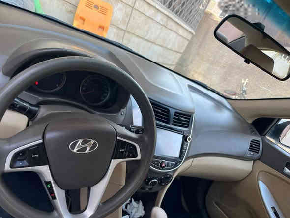 السلام عليكم 
اكسنت موديل ٢٠١٣
سنويه جديده لغاية ٢٠٢٨
السياره نظيفه جداا 
بيها صبغ ثلاث قطع خلفيه 
بدون دواخل
السعر ١١٥ ورقة
للاتصال ***********
