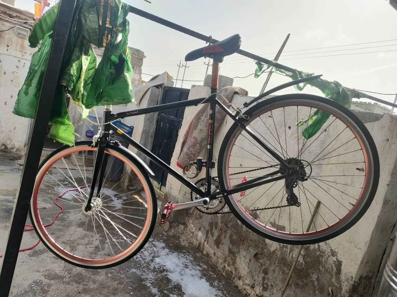 سلام عليكم للبيع مكان بوم الشام قرب القوس مال حسينيه سعر 75 قفل وسمع الفديو للخير ***********
