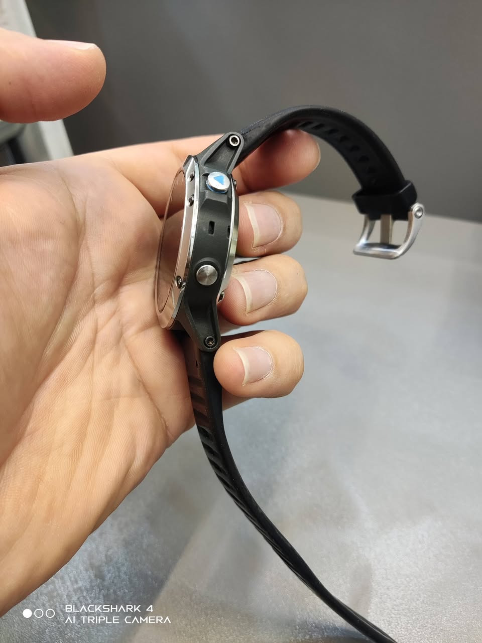 GARMIN QUATIX 5 SAPPHIRE
نضافة 90 %
حجم 47 mm جامه ضد الخدش
شحن 13 يوم ملحقات كيبل شحن أصلي 
للاستفسار ***********
