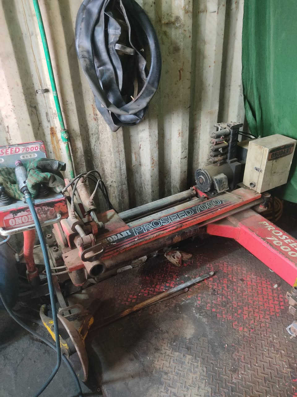 سلام عليكم خالعه مال تايرات كبار البيع سعر خاص ***********
