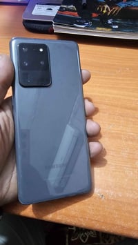 اس ٢٠ الترا ذاكرة ١٢٨ رام ١٢ شرق اوسط دبل سيم كارت الجهاز بي طبع خفيف ...